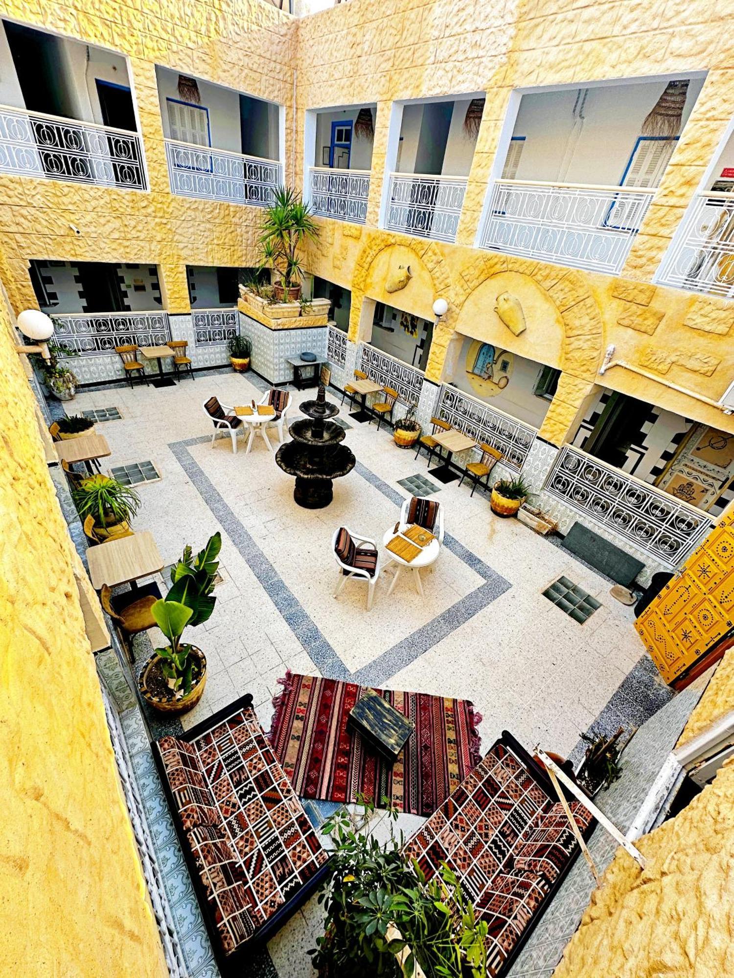 Hotel Paris Szúsza Kültér fotó