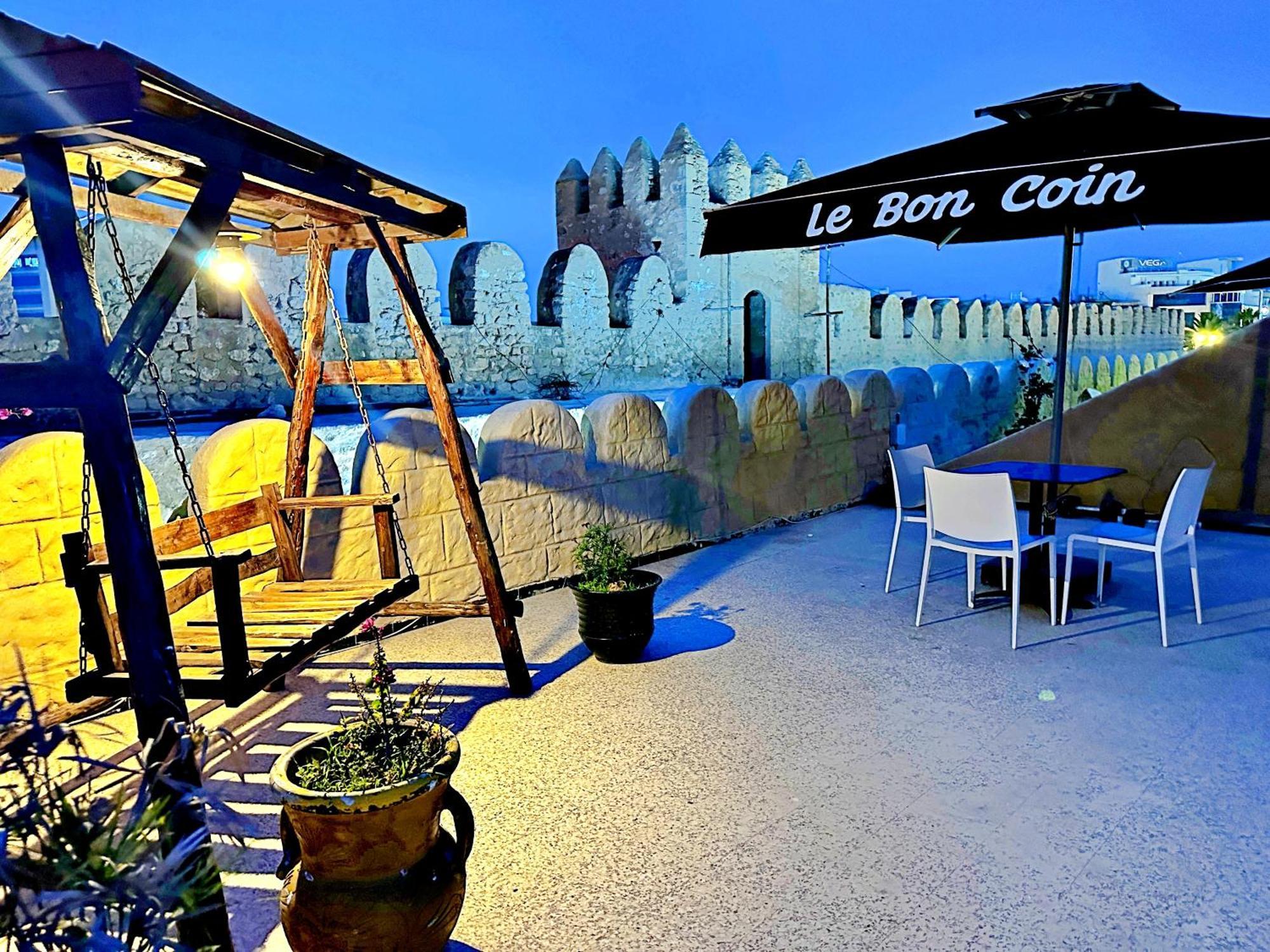 Hotel Paris Szúsza Kültér fotó