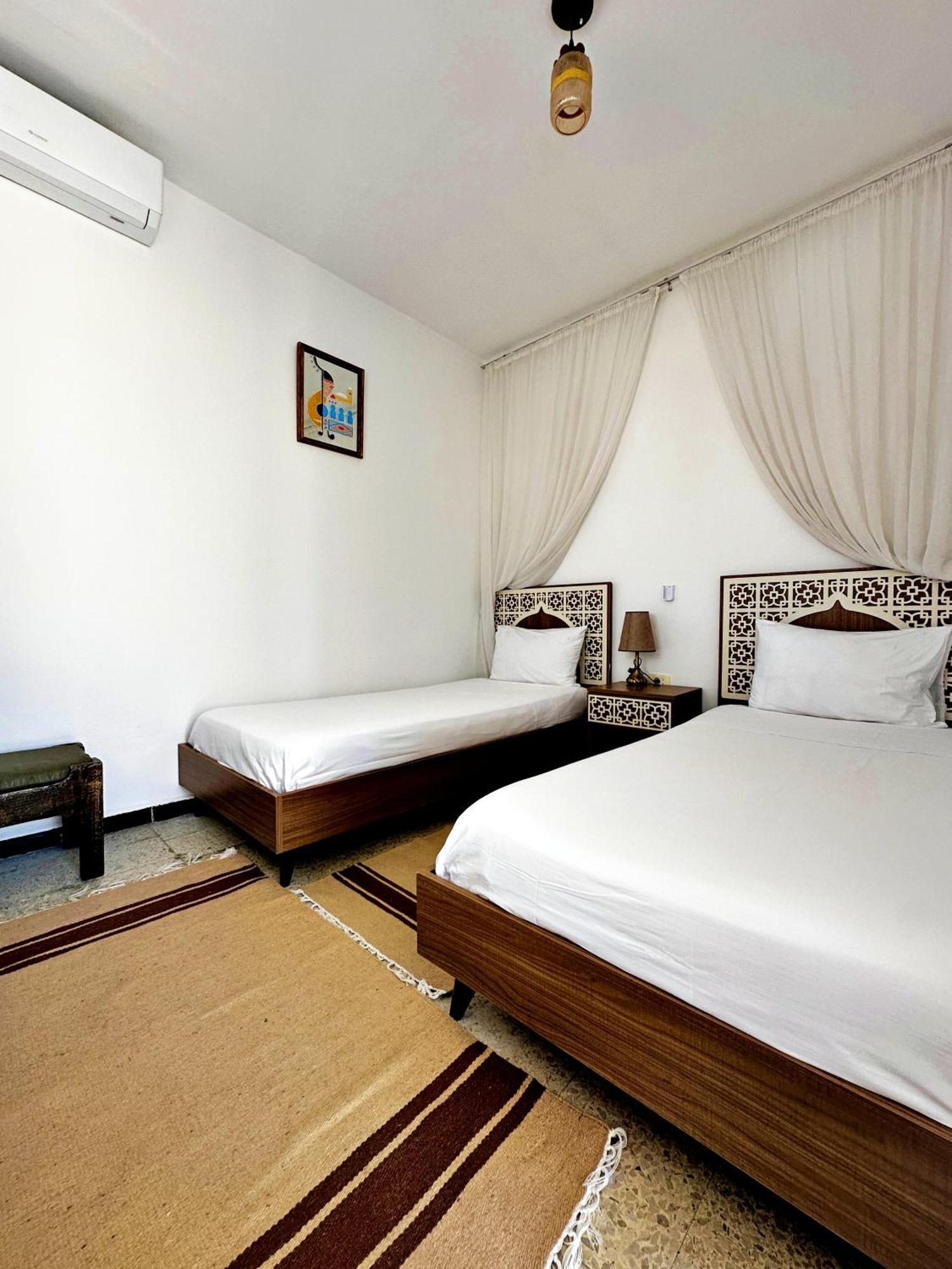 Hotel Paris Szúsza Kültér fotó
